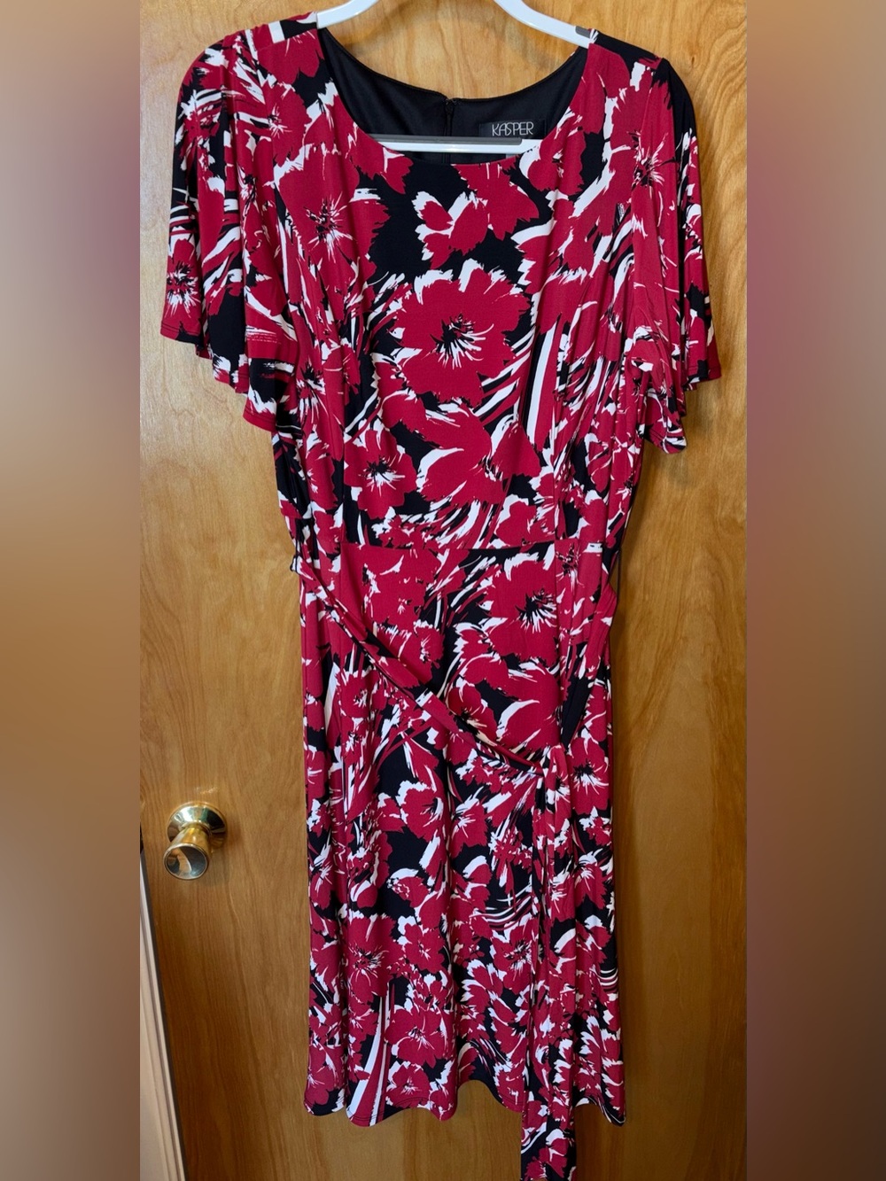 Kasper red/black floral jersey print fit and flare belted swing dress Size 1X